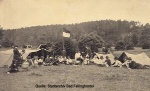 Bild vergrößern: Herbstfest des "Deutschen Knabenbundes von 1909 in Hamburg am 7. September 1912 - Zeltlager an der Böhme bei Fallingbostel"